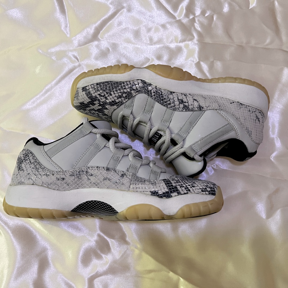 Nike Air Jordan 11 Retro Low Light Bone Snakeskin; Size 6Y